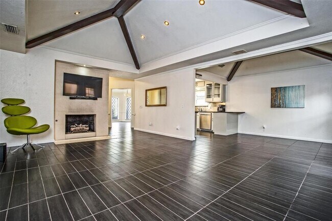 Building Photo - 9127 Valley Chapel Ln
