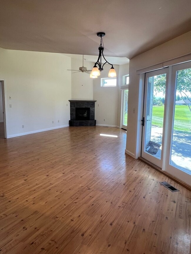 Building Photo - Located on Bridger Golf Course