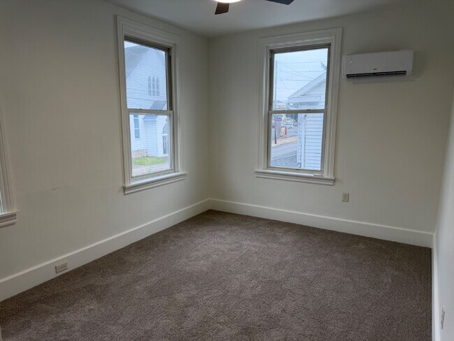 Building Photo - "Charming 3-Bedroom Retreat with 1.5 Baths on Main St in Lykens, PA!"