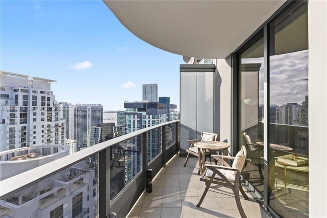 Building Photo - 1000 Brickell Plaza