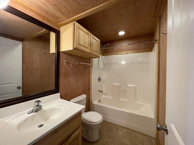 Building Photo - 1173 S 520 W St