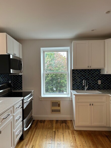 Kitchen Large Window - 42 Pilgrim Pathway