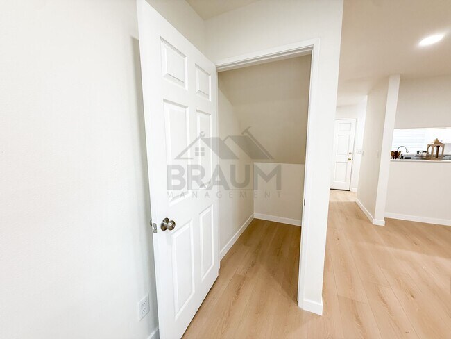 Building Photo - 14257 Friar St