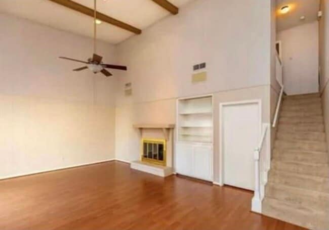Building Photo - 5975 Townhouse Ln