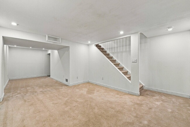 Building Photo - $2,740.95 with $300 Off The First Month's Rent, 3 Beds - 2.5 Bath, Single Family Home in Westmins...