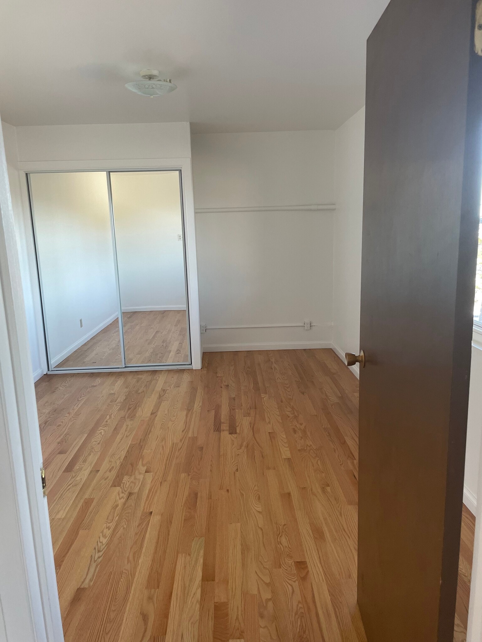 Building Photo - 450 Ortega St