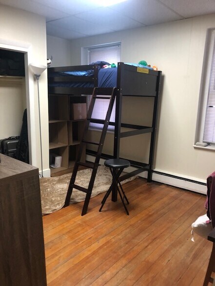 Building Photo - 10 Aberdeen St