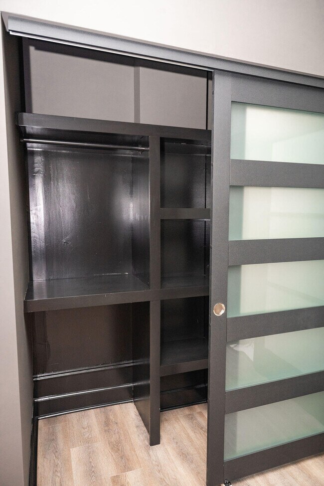 Building Photo - 275 S Limestone