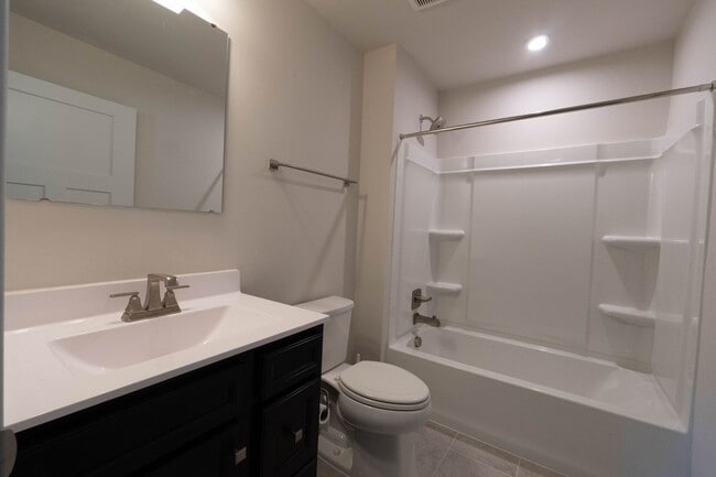 Building Photo - Village Oaks 3Bedroomand2Bath Rental