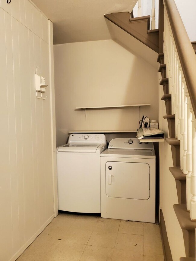 Building Photo - JYG: 3414 Duplex