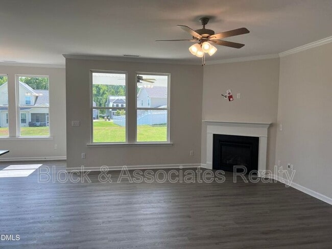 Building Photo - 262 Streamliner Blvd