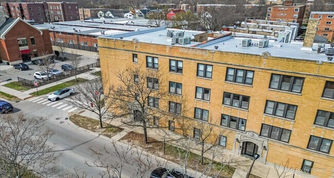 Building Photo - 6146 N Ravenswood Ave