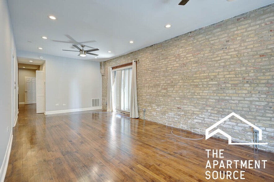 Building Photo - 2019 N Hoyne Ave