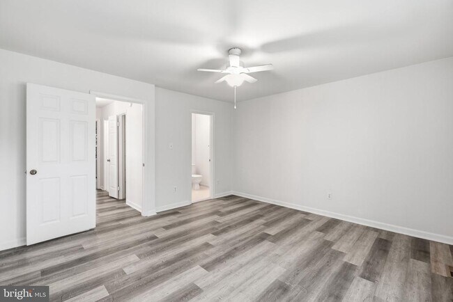 Building Photo - 541 Colecroft Ct
