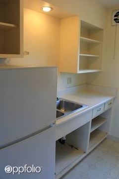 Kitchen - Hillcrest View Apartments