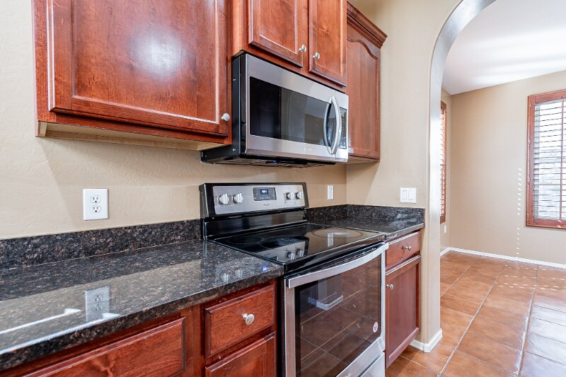 Building Photo - 902 S Adam Way