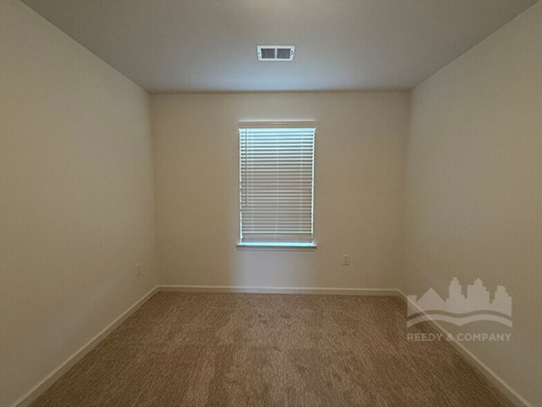 Building Photo - Beautiful NEW BUILD in Cordova!