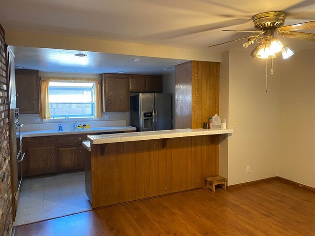 Building Photo - Beautiful 3 bedroom home with pool in Fountain Valley