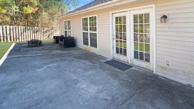 Building Photo - Savannah Sweetwater Station 3-Bed Home with Patio & Large Yard