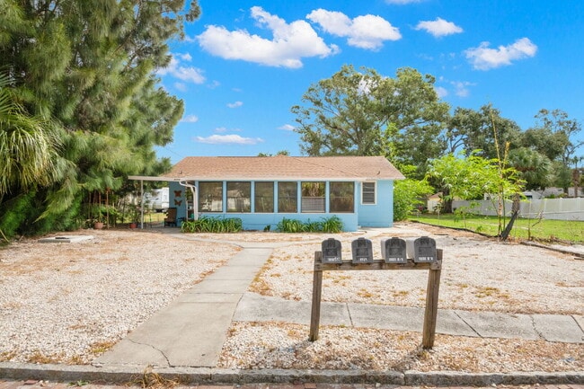 Primary Photo - Unit For Rent in Gulfport!