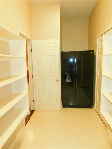 Building Photo - 8313 Montecito Dr