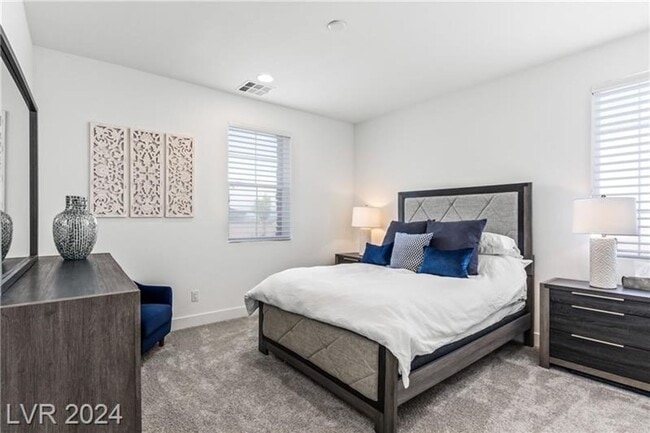 Building Photo - Elevated Desert Living with Strip & Mountain Views – Fully Furnished 6-Bedroom Retreat!