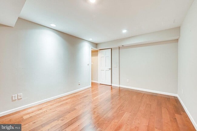 Building Photo - 12127 Holly Knoll Cir