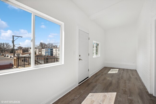 Building Photo - 5939 W 16th St