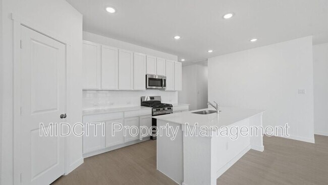 Building Photo - 1304 Apron Trl