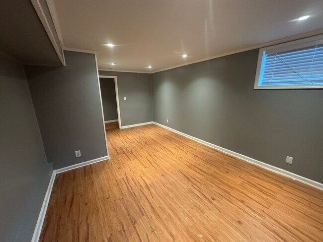 Building Photo - 290 Clisby Pl