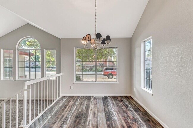 Building Photo - Charming Winters neighborhood