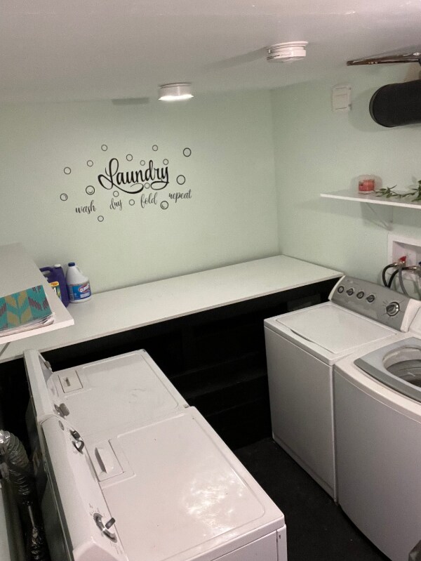 Building Photo - 1639 W 38th Pl