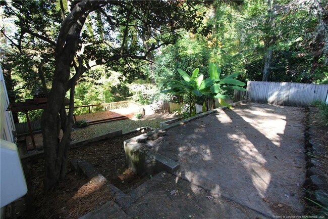 Building Photo - 1427 Seminole Trail