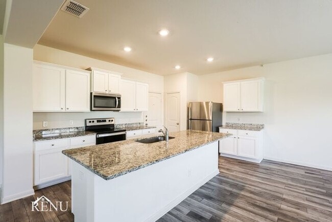 Building Photo - 2827 Praline Ferry