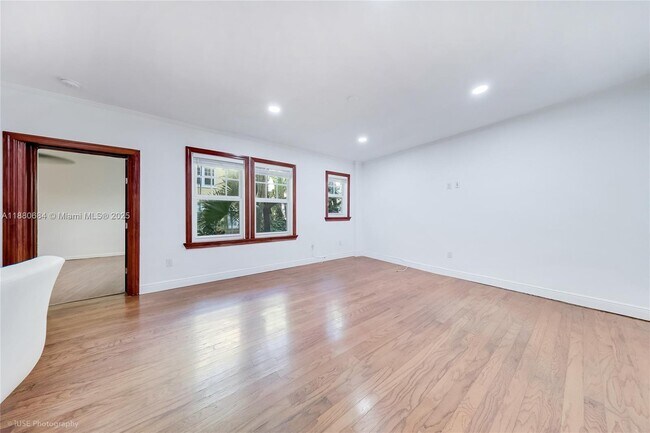 Building Photo - 536 14th St