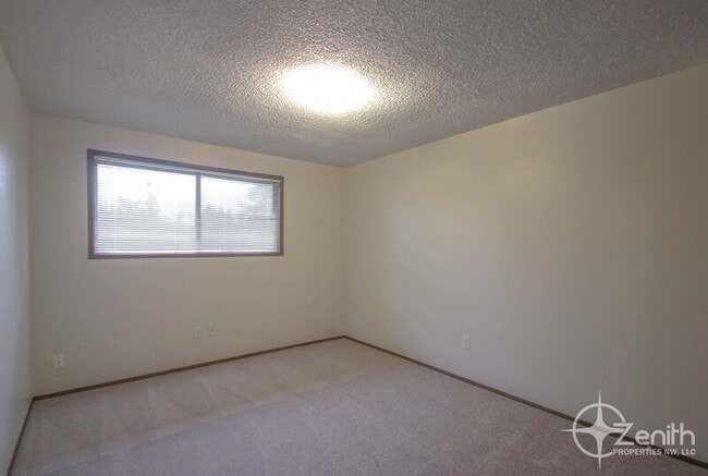 Building Photo - 2920 NE 86th Ave