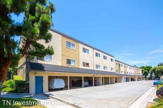 Building Photo - 8100 Orangewood Ave