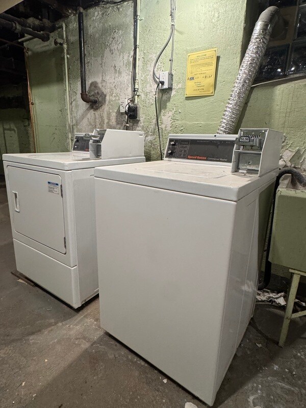 Building Photo - 2903 Voelkel Ave