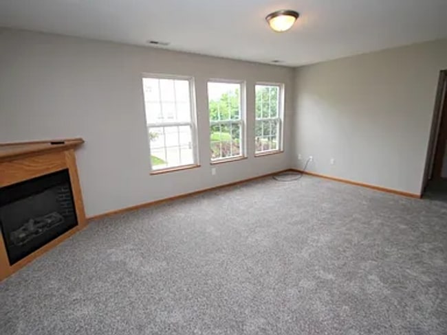 Building Photo - 3170 SW Arlan Ln
