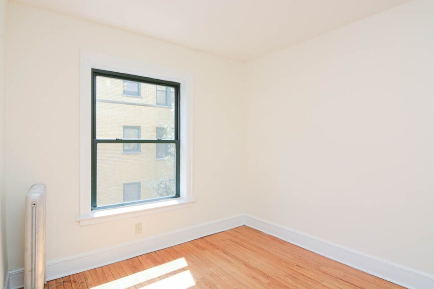 Building Photo - 2336 N Spaulding Ave