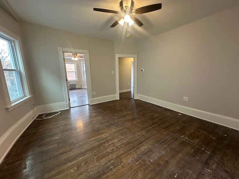 Building Photo - 13 Gladstone St