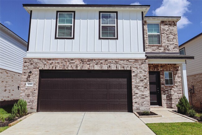 Primary Photo - 8598 Blueberry Ash St