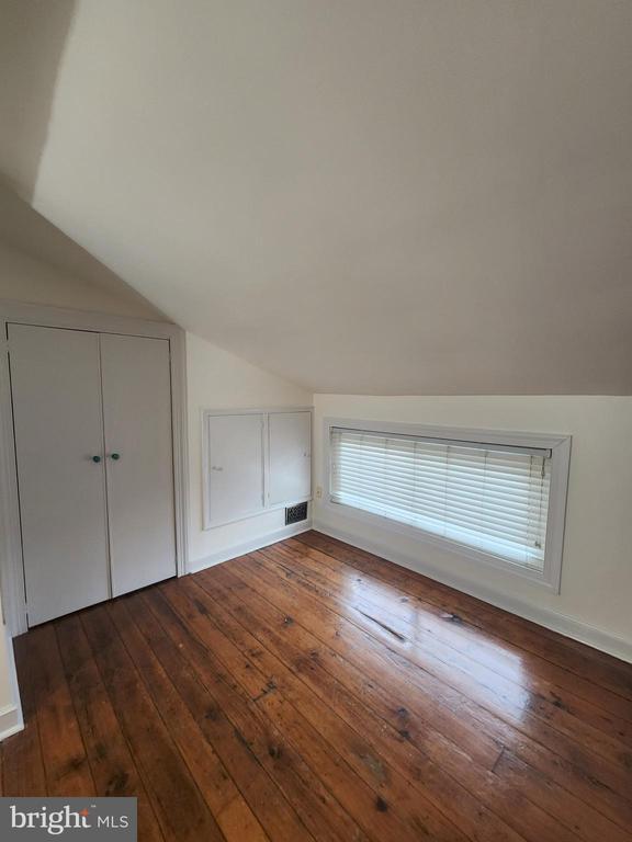 Building Photo - 23 E Wheeling St