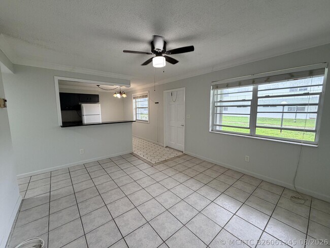 Building Photo - 6191 SW 37th St