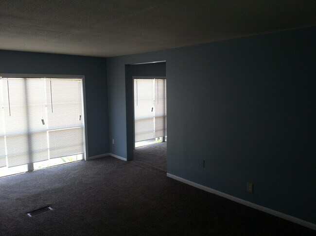 Building Photo - 5828 Augo Ln