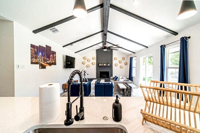 Building Photo - 7500 Rio Pass