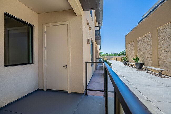 Building Photo - Beautiful One Bedroom in Old Town!