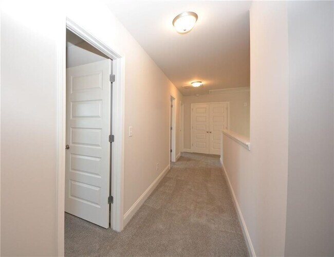 Building Photo - 232 Hellen Vly Dr