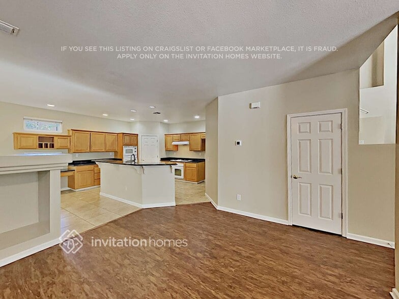 Building Photo - 4325 Lafayette Dr