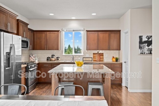 Building Photo - 7595 NW 170th Ave